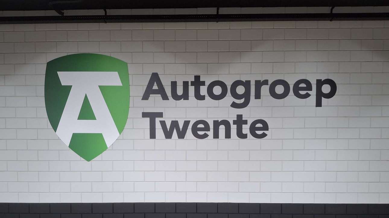 Interieurreclame, indoor branding, indoor reclame, binnenreclame, textielframes, 3d letters, logo