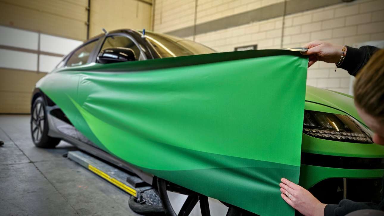 Autogroep, Twente, FC, Enschede, Hengelo, Wierden, Wrappen, Carwrap, Carwrappen, Carwrapping, Voertuigreclame, Voertuigblettering, Reclame, Sign