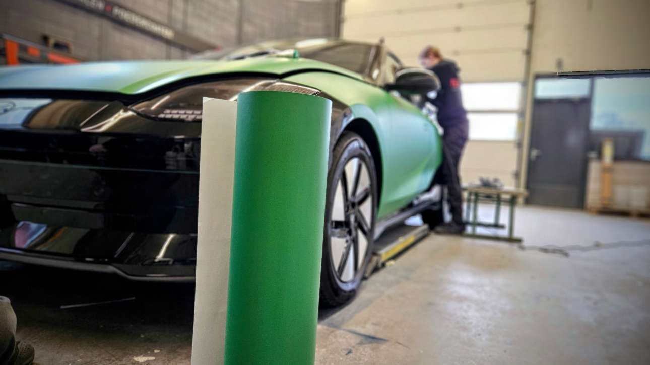 Autogroep, Twente, FC, Enschede, Hengelo, Wierden, Wrappen, Carwrap, Carwrappen, Carwrapping, Voertuigreclame, Voertuigblettering, Reclame, Sign