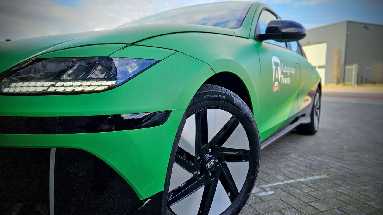 Autogroep, Twente, FC, Enschede, Hengelo, Wierden, Wrappen, Carwrap, Carwrappen, Carwrapping, Voertuigreclame, Voertuigblettering, Reclame, Sign