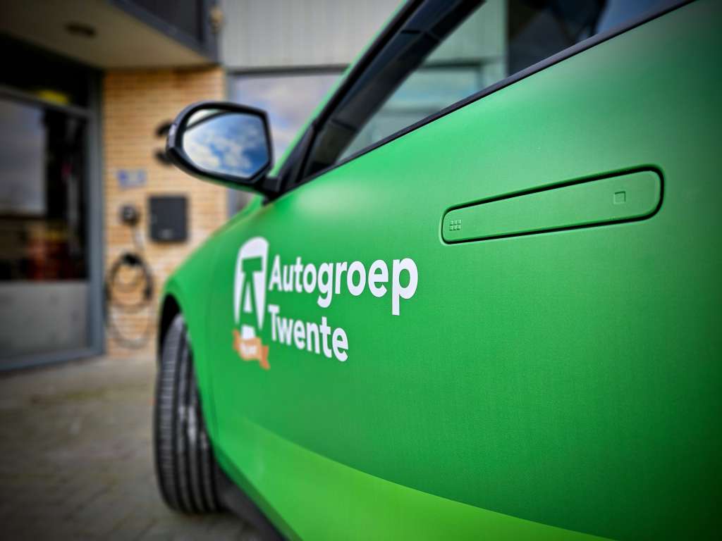 Autogroep, Twente, FC, Enschede, Hengelo, Wierden, Wrappen, Carwrap, Carwrappen, Carwrapping, Voertuigreclame, Voertuigblettering, Reclame, Sign