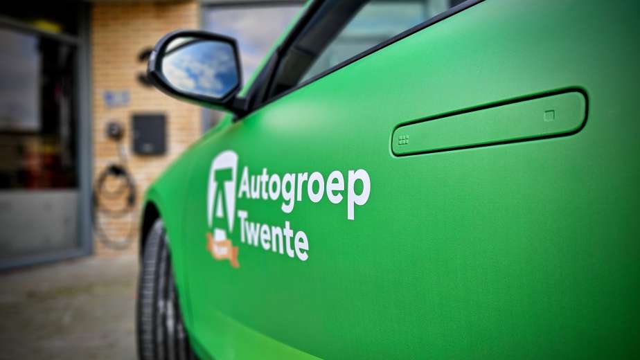 Autogroep, Twente, FC, Enschede, Hengelo, Wierden, Wrappen, Carwrap, Carwrappen, Carwrapping, Voertuigreclame, Voertuigblettering, Reclame, Sign