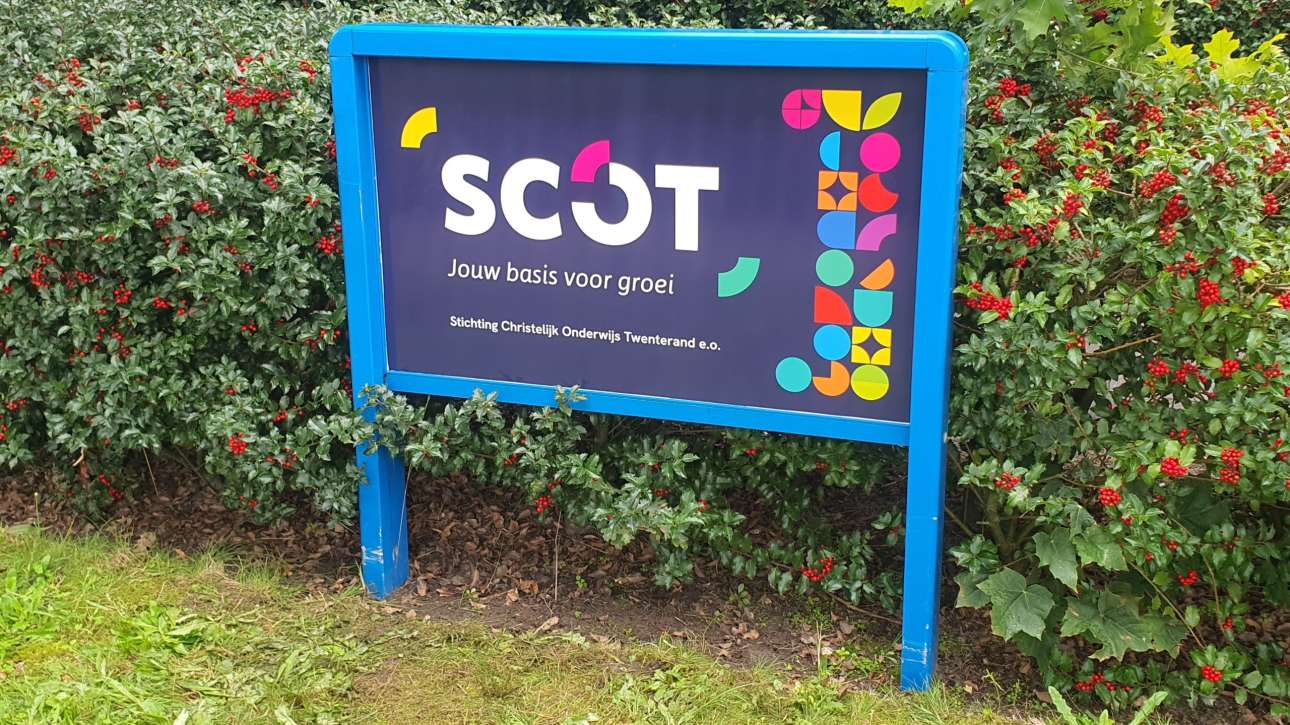 Indoor, Signing, Reclame, Textielframes, Gevelreclame, Gevelletters, Freesletters, Bewegwijzering, Reclamezuil, portaalbord, textielframes