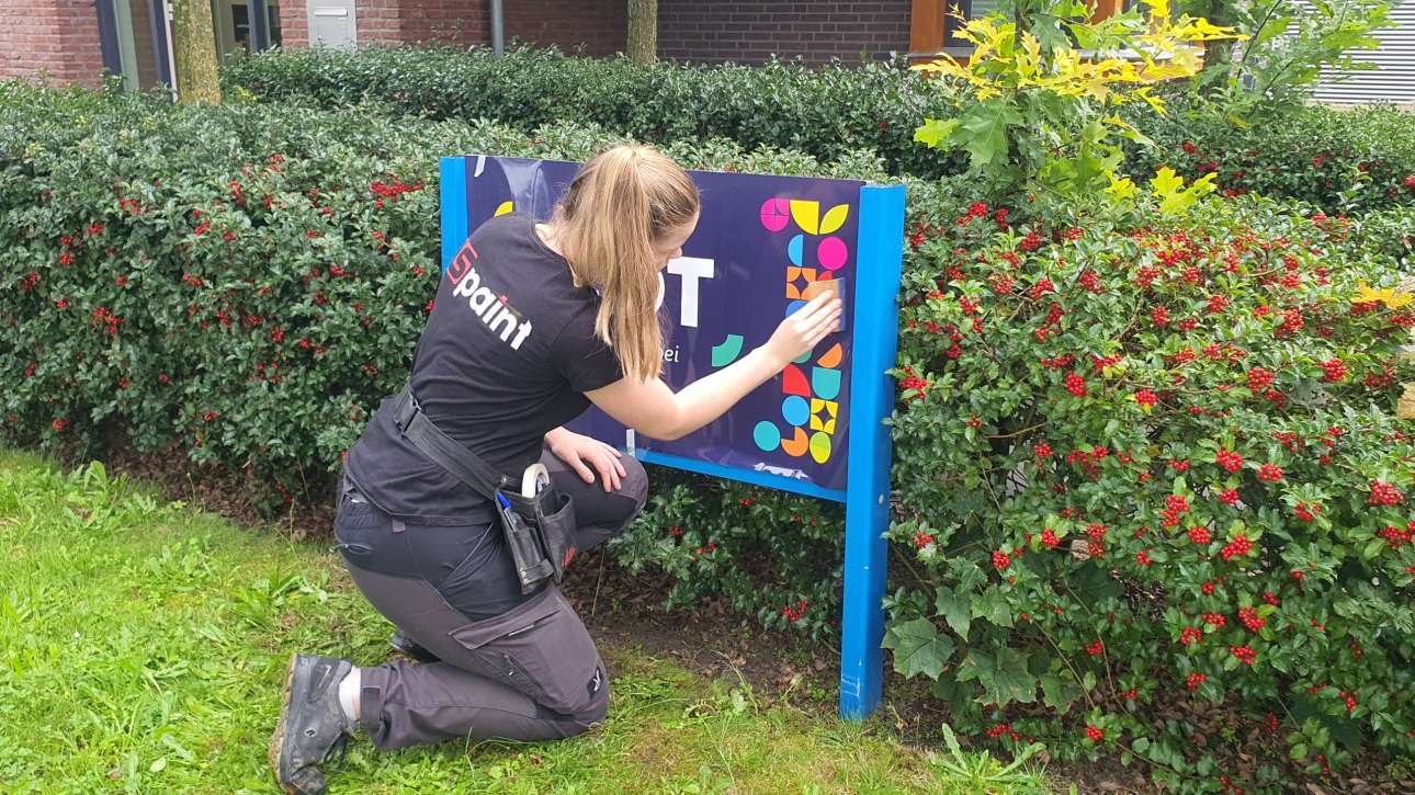 Indoor, Signing, Reclame, Textielframes, Gevelreclame, Gevelletters, Freesletters, Bewegwijzering, Reclamezuil, portaalbord, textielframes