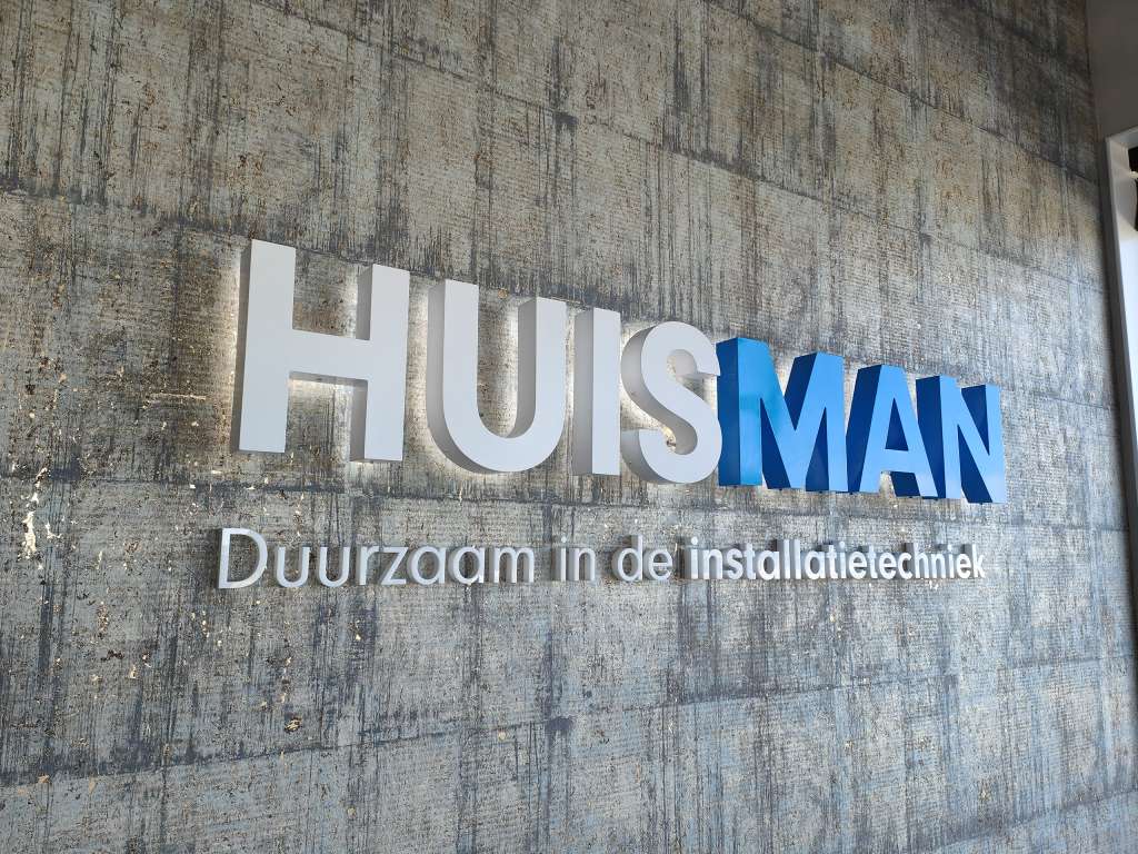 Indoor signing, reclame, behang, fotobehang, freesletters, 3d logo, vriezenveen, vroomshoop, twente, overijssel