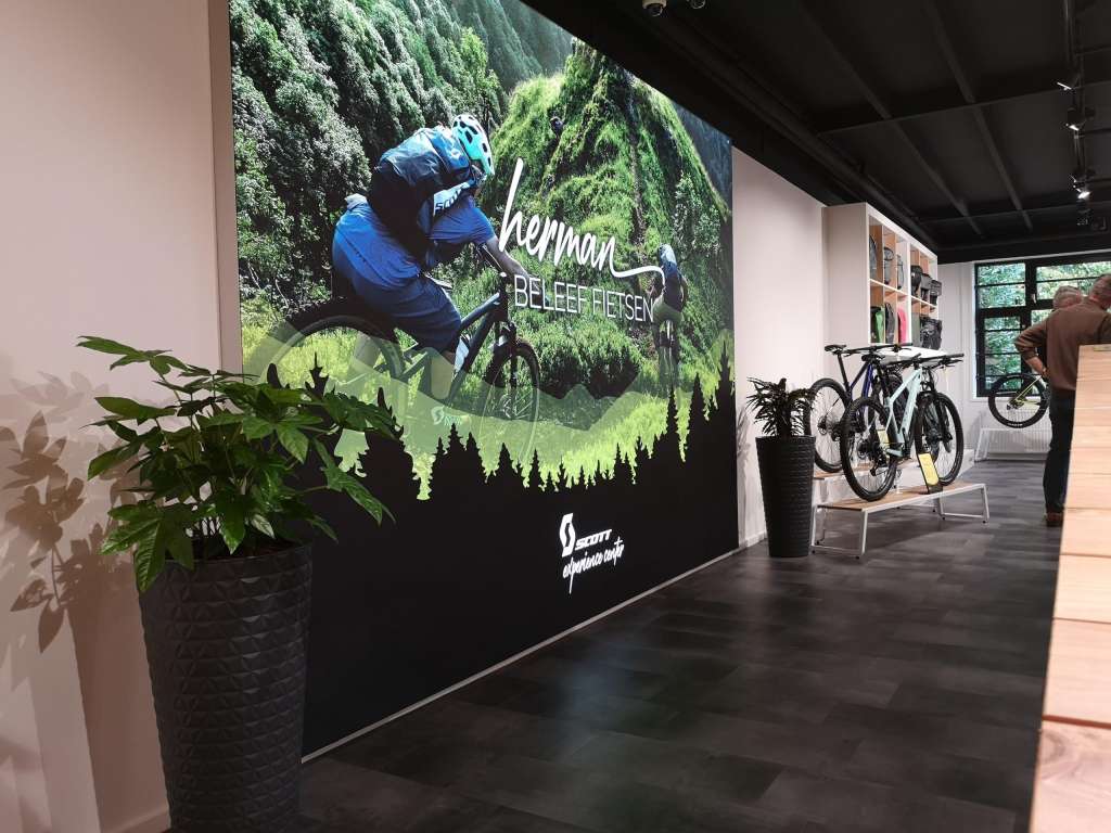 Indoor, reclame, signing, belettering, textielframes, winkelinrichting, peesframes, verlichte, frames, reclame, signing, nijverdal, wierden, vriezenveen, nijverdal, salland, rijssen, overijssel