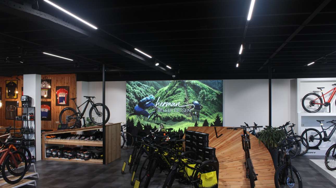 Indoor, reclame, signing, belettering, textielframes, winkelinrichting, peesframes, verlichte, frames, reclame, signing, nijverdal, wierden, vriezenveen, nijverdal, salland, rijssen, overijssel